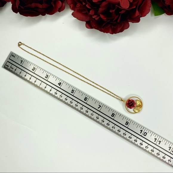 Delicate Circle Red Rose Necklace - Picture 2 of 8